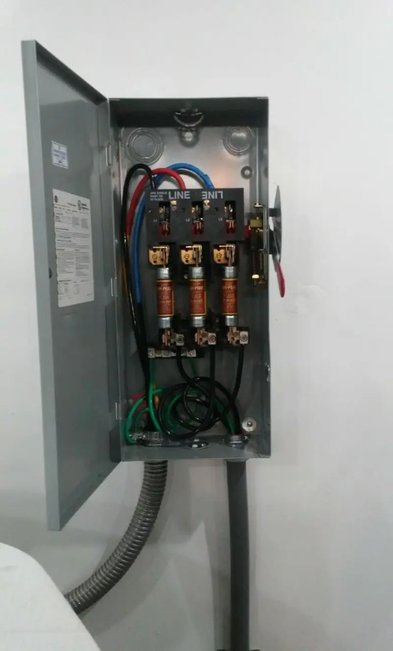Three-phase disconnect switch installed for Smoke Detector Installation in East Coventry